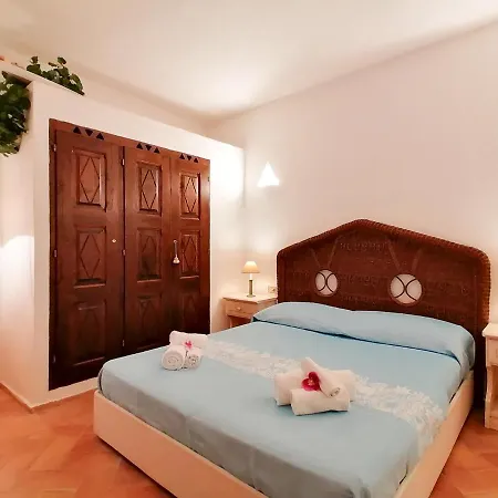 Prázdninový dům Alba Ruja Apartment 2 *